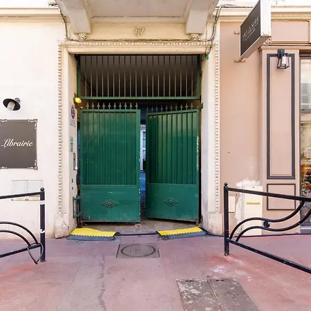 Dolce Yourhosthelper