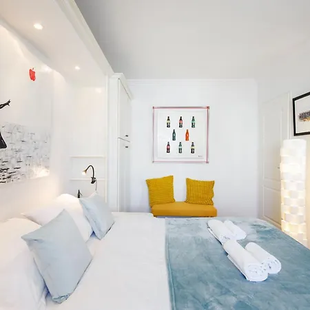 Dolce Yourhosthelper *